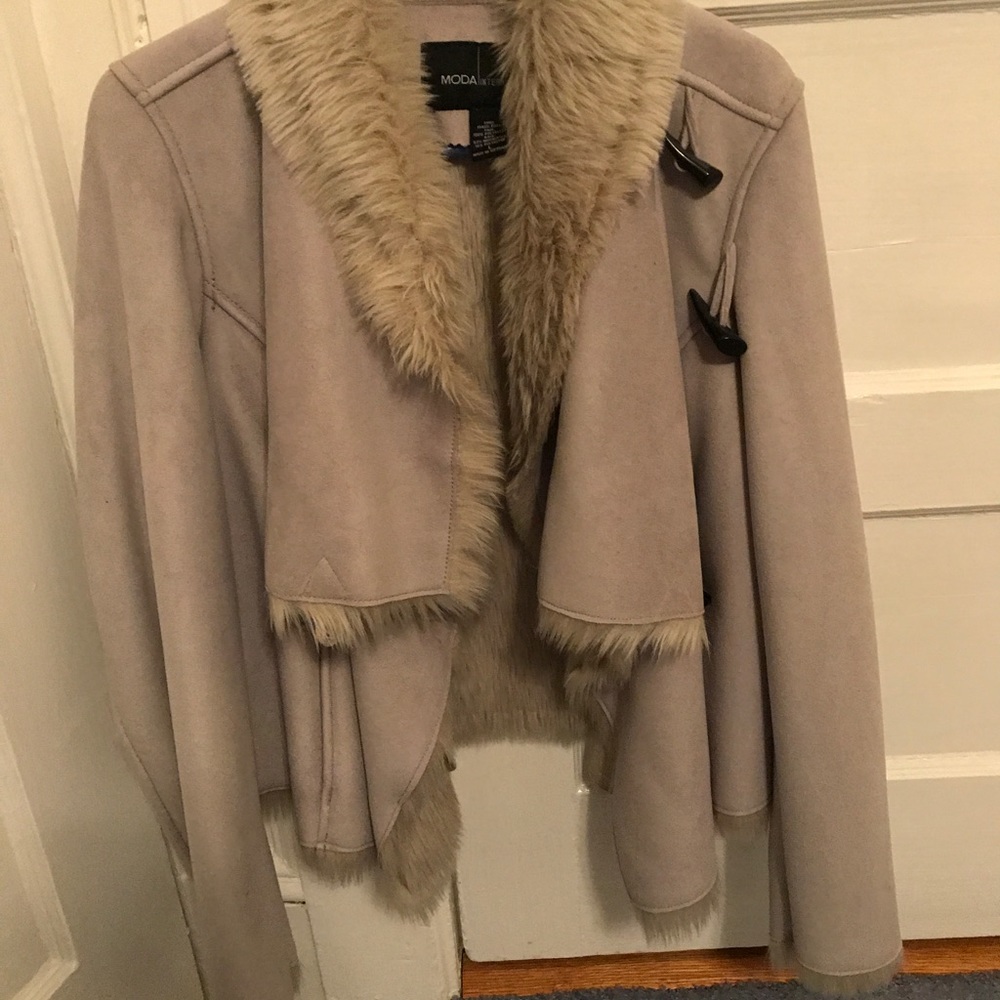 🌈HOST PICK🎉Gorgeous faux fur coat - Picture 4 of 6
